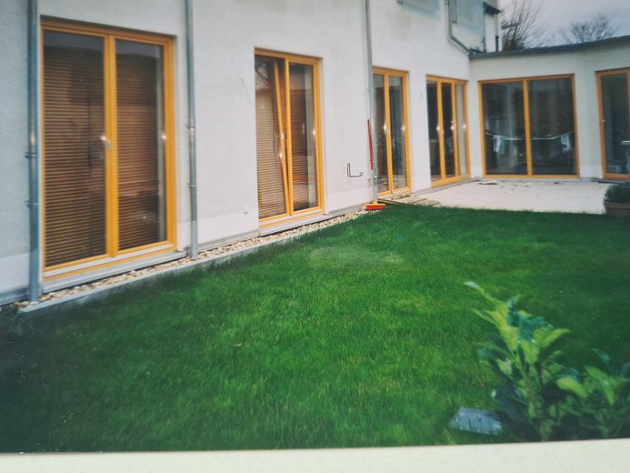 Frei ab ab 1.Dez. barrierefreie Wohnung mit Garten von privat, Preis verhandelbar – Ansicht der Wohnung aus dem Ga