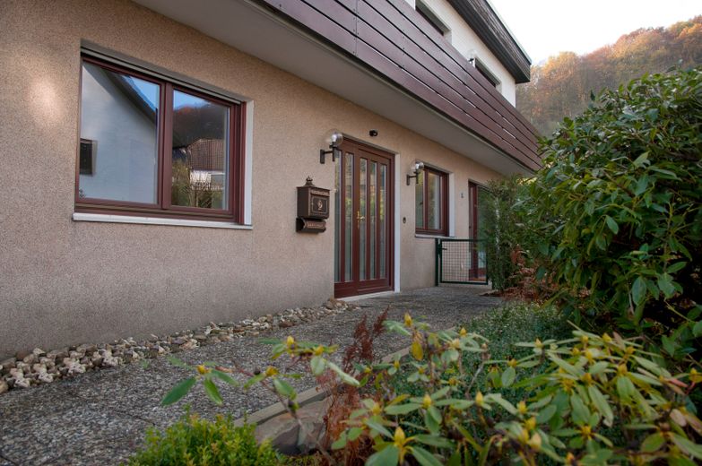 Luxuriöse 3-Zimmer Wohnung in Hoffnungsthal, edle Einbauküche mit Vollausstattung – Haustür Außen