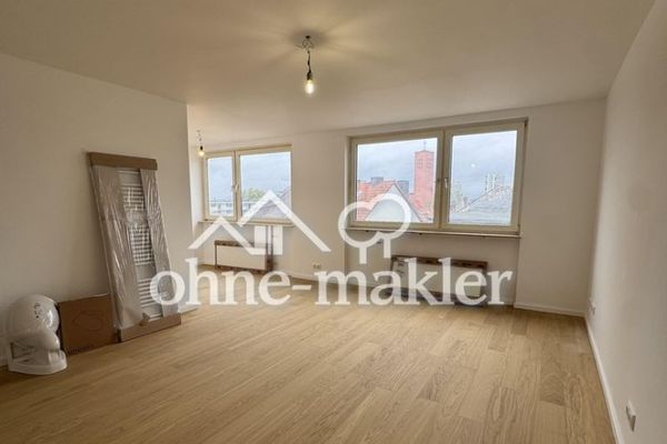 Erstbezug nach Sanierung. Sehr Helle 2 Zimmer Wohnung mit Einbauküche