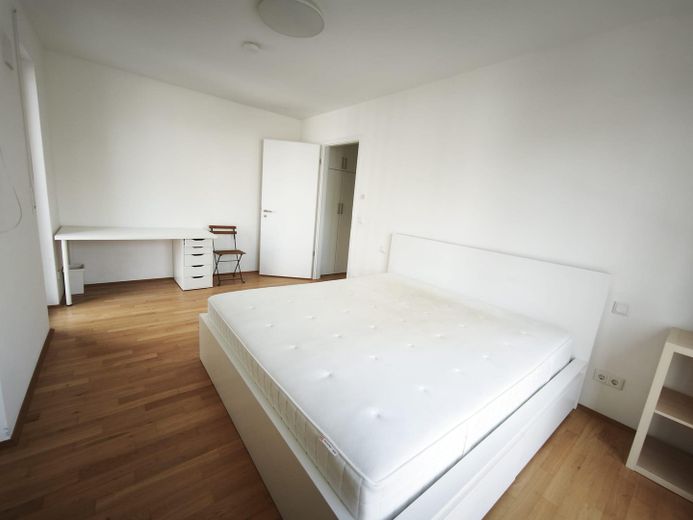 Droomachtig 2-kamerappartement op perfecte locatie voor de beurs: eersteklas verbindingen in het hart van Frankfurt – Foto 22