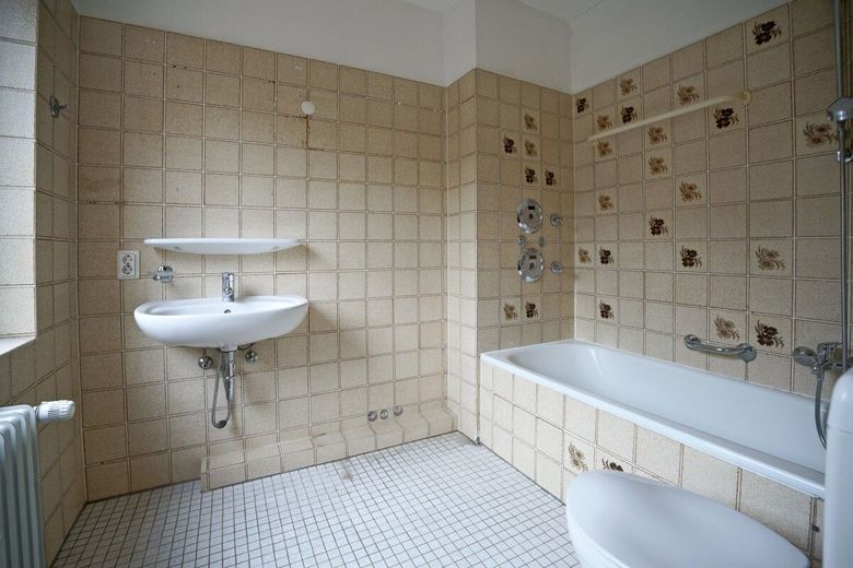 Wohnen am Stadtpark Langenhagen: Gut geschnittene Wohnung mit großem Balkon und Garage – Badezimmer