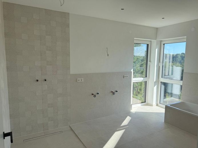 Spacieuse maison individuelle - Première occupation – Badezimmer oben 