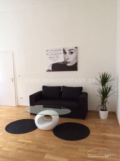 Top 2-Zimmerwohnung in der Kastanienallee, Berlin-Mitte, möbliert – dd6dce224620c84c21983575b2c5228301a3c1c3.jpg