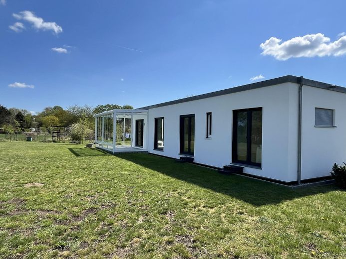 Schwörer Design-Objekt mit Weitblick nahe Ostsee provisionsfrei als Wohnhaus / privates Ferienhaus – Foto 1