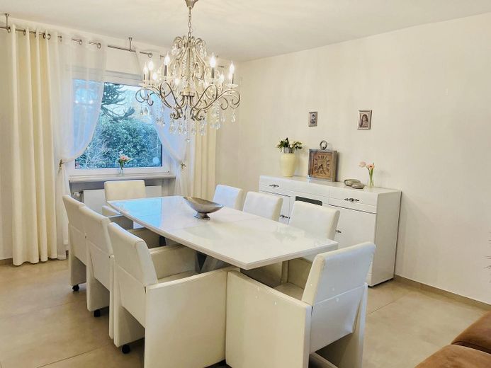Casa unifamiliare modernizzata con 187 m² di superficie abitabile, 6 locali, garage e giardino, senza intermediario – Esszimmer 