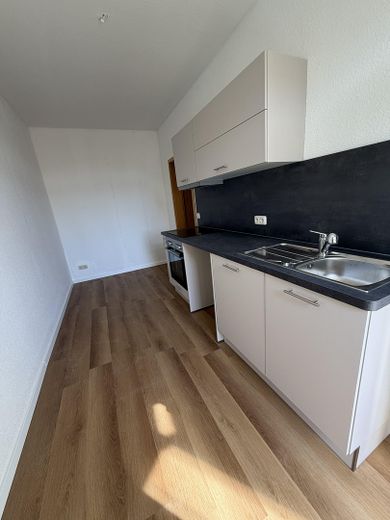 Sonnenglück - sonnige 2-Raum-Wohnung mit neuer Küche und Balkon – Küche