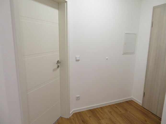 *Erstbezug nach Sanierung* 4 ZKB-Whg. 104 m² mit Terrasse & optionaler EBK – Wohnungseingang 2