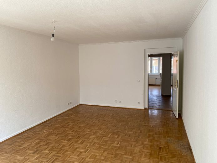 Zweizimmerwohnung in begehrter Altstadtlage – Wohnzimmer