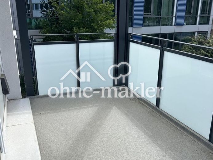 Sanierte Wohnung am Glinder Markt mit großem Balkon – Foto 1