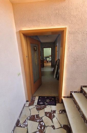 Achtung: Schöne Hochparterre-Wohnung in ruhiger Lage – Eingang 