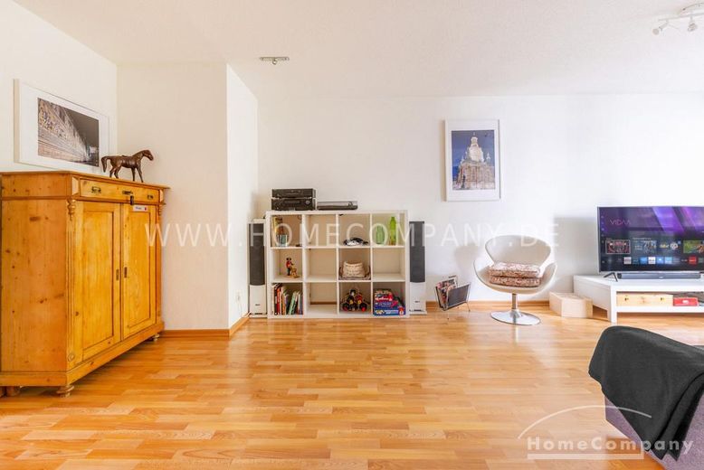 28054 HomeCompany Dresda Appartamento arredato con 2 locali e balcone nella Città Vecchia di Dresda max. 4 persone – f6df7f4562d9bba69356706f36d54de10c59f004.jpg