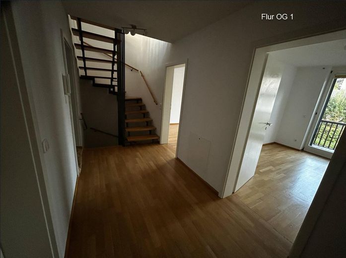 Casa a schiera centrale nel cuore di Hausham – Flur 1. Obergeschoss