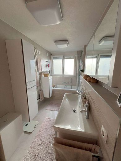 2016 saniertes Badezimmer