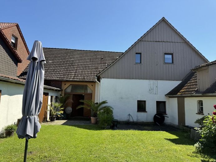 Ein Einfamilienhaus in Löhne-Mennighüffen, das noch nicht fertig erzählt ist! – Hausrückseite