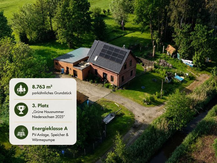 Historisches Landhaus in nahezu einzigartiger Alleinlage 
8.763 m² Grundstück | Energieklasse A – Immobilien wie diese kommen in dieser Form nur äußerst selten auf den Markt