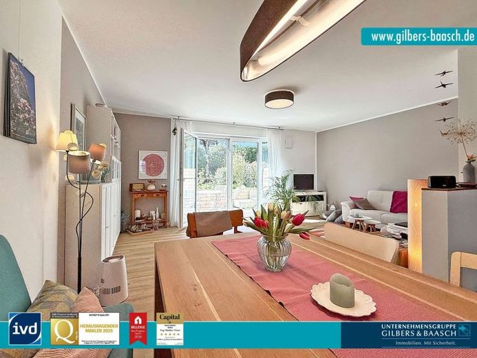 TR-Kernscheid: Modernes Reihenmittelhaus mit Garage und kleinem Garten in ruhiger Wohnlage – Foto 1