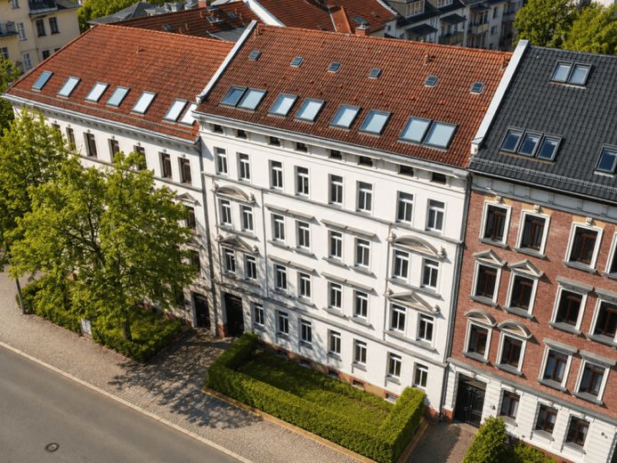 SOLIDNIE WYNAJĘTE W GOHLIS | 3-pokojowe mieszkanie z balkonem w zabytkowym budynku – Zdjęcie 1
