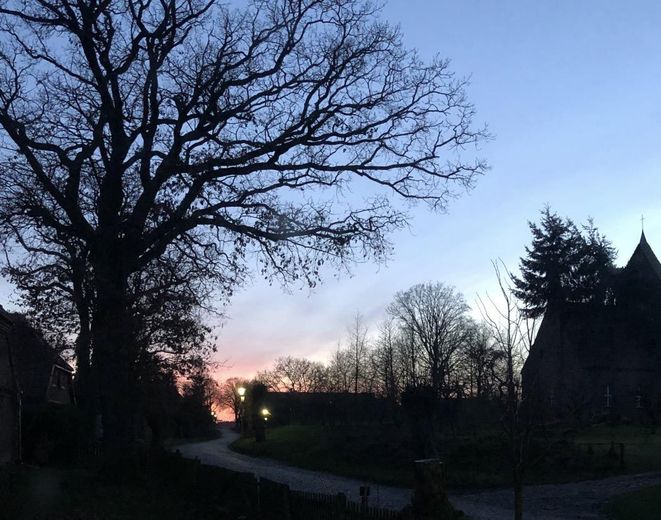 Historisches Landhaus in Mecklenburg-Vorpommern - ruhig gelegen, stündlich per Bahn erreichbar – Abendstimmung