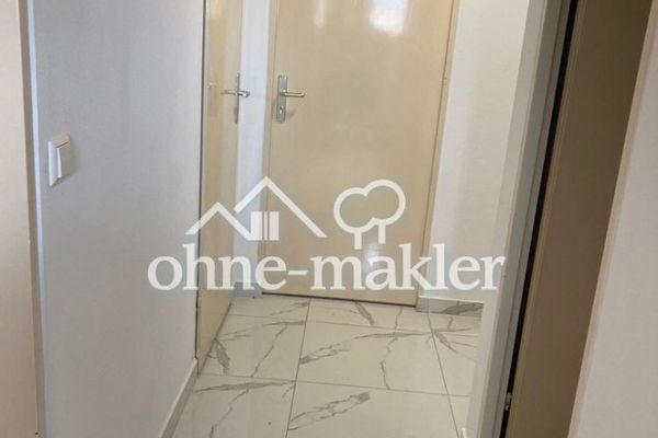 غرف مفروشة في سكن مشترك بالقرب من وسط مدينة هايلبرون/ شرفة وموقف سيارات - أول سكن بعد التجديد
