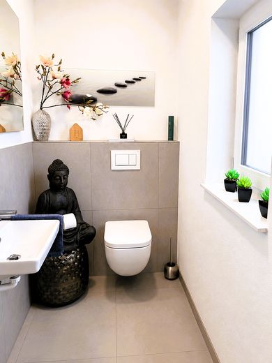 Esclusiva casa unifamiliare KFW 40+ con appartamento indipendente e ampio giardino – Gäste WC