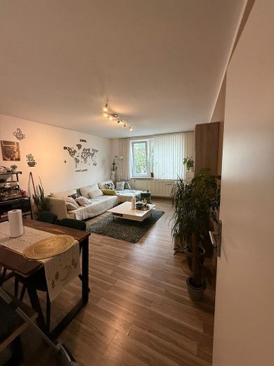 Vollmöblierte 2-Zimmer Wohnung am Rhein (Deutze Brücke) – Wohnzimmer