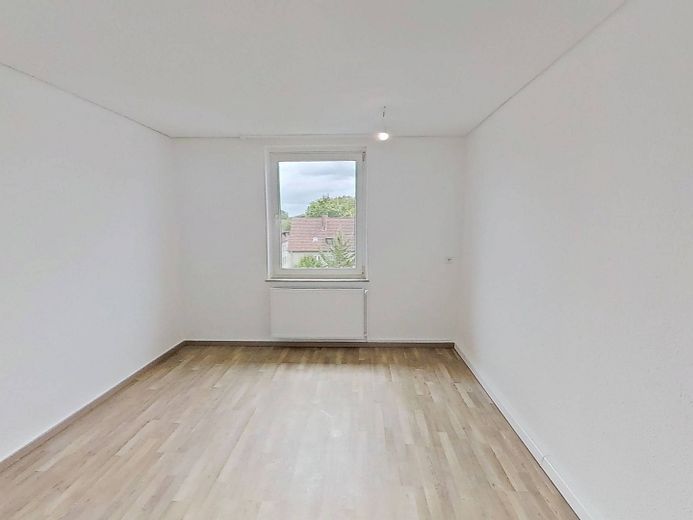 Appartement moderne de 3 pièces avec salle de bains éclairée par la lumière du jour à Bielefeld-Mitte – Ansicht I: Schlafzimmer II