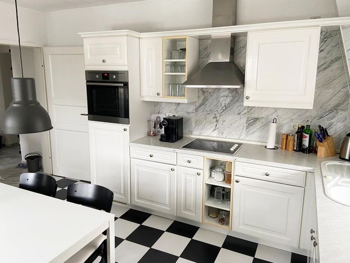Beautiful Unfurnished Designer Apartment – Küche