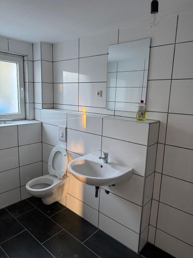 renovierte 2ZKB Wohnung – Bad