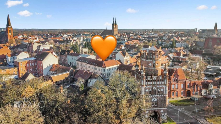 *Verk.* Imposantes Eckhaus in zentraler Lage - Investieren mit Perspektive – Luftbild Blick Südost