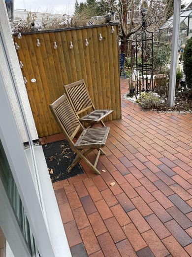 Gartenschuppen mit Nachbarn