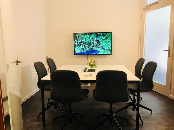 Kleines Büro mit Gartenblick und zahlreichen Extras ... – Besprechungsraum