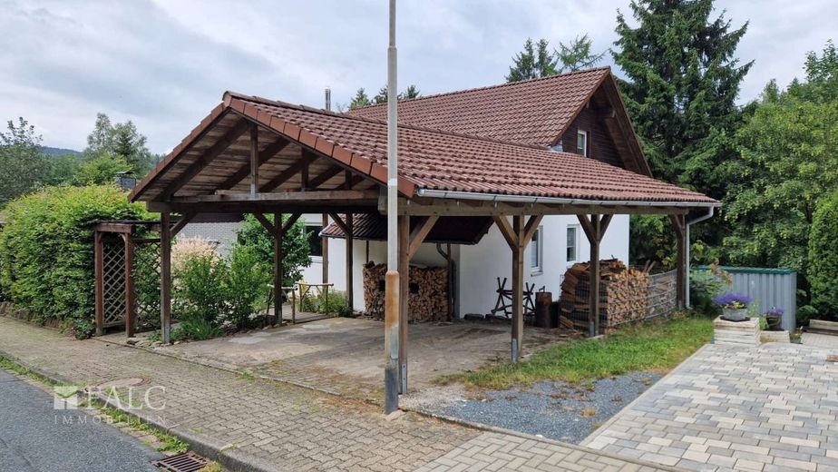 Provisionsfrei! Viel größer als gedacht! EFH mit Kamin, Balkon, Terrasse + Carport! – Doppelcarport
