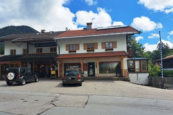 Woh und Geschäftshaus
