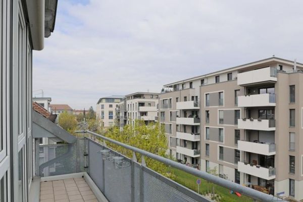 (EF0779_M) Dresden: Striesen-Süd, merkeze yakın, balkonlu, WiFi’lı, klimalı, mobilyalı 3 odalı daire, yer altı garajı park yeri