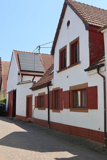 Sanierungsprojekt mit Geschichte: Raum für Ihre Wohnträume & Werkstatt in 67591 Wachenheim – Foto 37