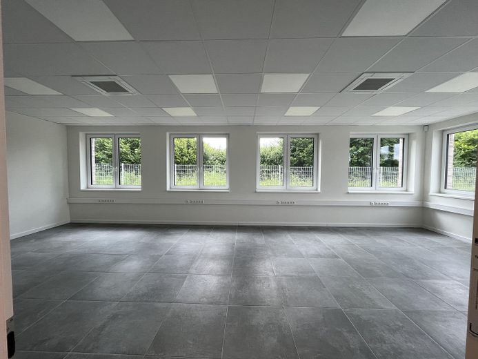 Espacio para su empresa: tres oficinas climatizadas con cinco plazas de aparcamiento en Scharbeutz – Büro 1 