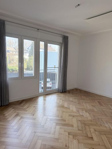 Приваблива орендна квартира з кондиціонером – доступна негайно – Schlafzimmer