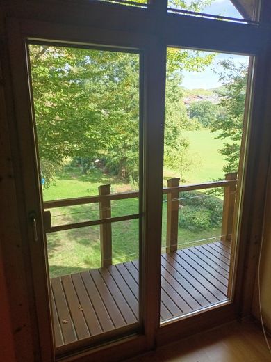 Einzigartiges Holzhaus im Grünen in Randlage und doch zentral – Foto 19