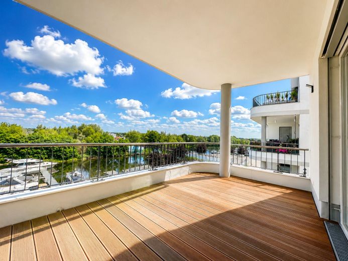 Ein Zuhause mit Hafenflair – Hochwertige Eigentumswohnung in den Havelauen – Terrasse
