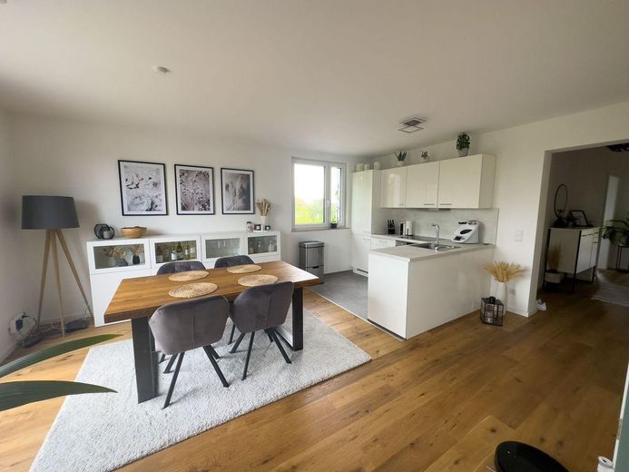 Liebevoll eingerichtete fantastische Wohnung – Foto 7