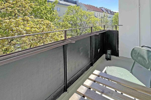 Wohnen am Ludwigkirchplatz: Erstbezug mit Balkon, provisionsfrei