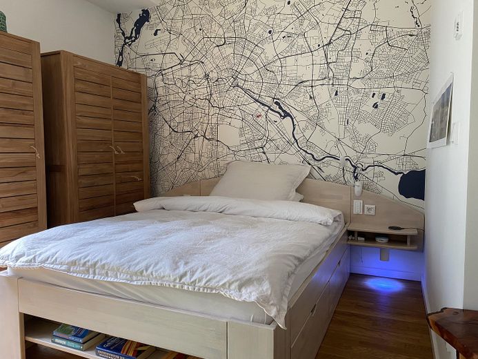 Alt Treptow'da teraslı, yüksek kaliteli mobilyalı stüdyo, Berlin Kreuzberg Neukölln Alt Treptow üçgeni – Schlafbereich