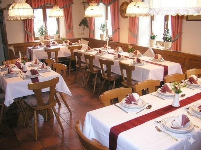 Landgasthaus mit Pension, Betreiberwohnung &amp; Biergarten im beliebten Altmühltal "Bieterverfahren" – Gastraum3