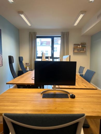 Helle, moderne Büroflächen in Berlin-Weißensee - vom Einzeltisch bis zur eigenen Etage – Einzeltisch