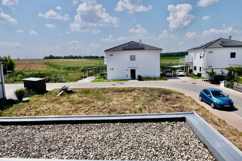 2-FH mit sep. Wohnbereich Energieklasse A - Photovoltaik und Solaranlage - Traumhaft schöne Lage! – L1005534