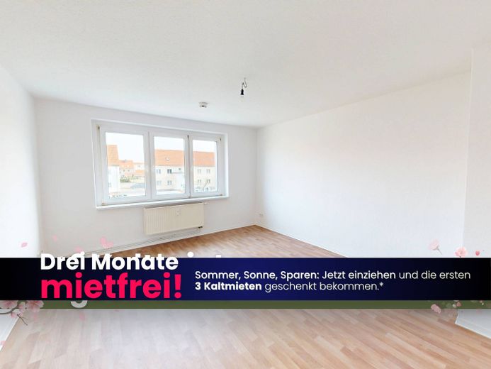 Your new feel-good home: Bright 3-room apartment with fitted kitchen and bathtub – Photo 1