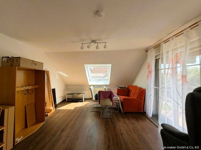 Helle Dachgeschosswohnung in Köditz mit zwei Balkonen und Tiefgaragenstellplatz – VUB0002470-8