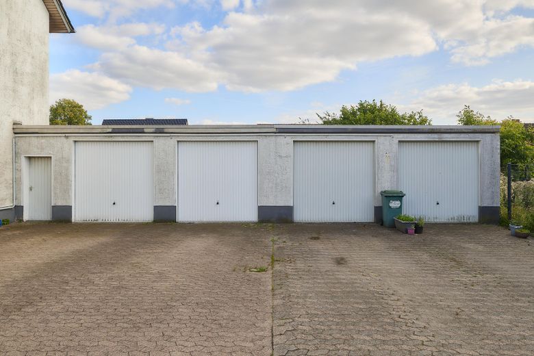 Investimento con prospettiva – 4-MFH con suddivisione WEG e 4 libri fondiari in 32278 Kirchlengern – Garagen und Wallboxmöglichkeit
