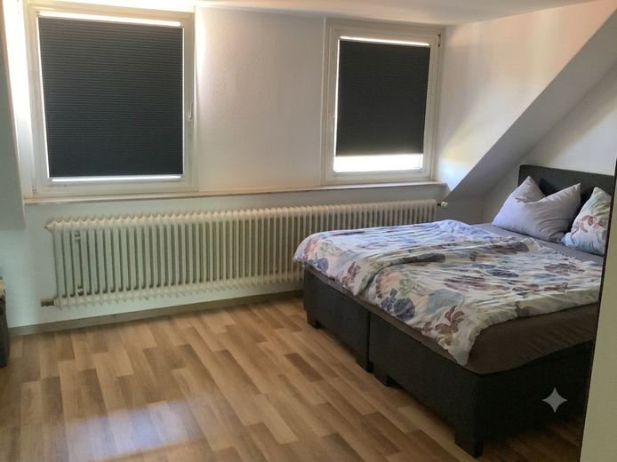 Charaktervolles Baudenkmal (1850): Charmante 3-Zimmer-Wohnung für Paare, Kleinfamilie oder 2er-WG – Schlaf- oder Kinderzimmer