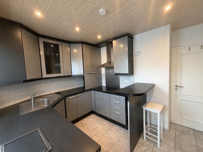 Möblierte Wohnung mit Panoramaterrasse & Weitblick – Küche 